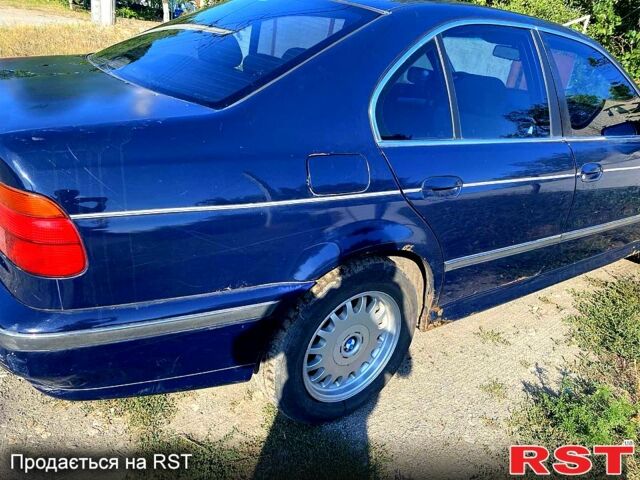Синий БМВ 5 Серия, объемом двигателя 2 л и пробегом 433 тыс. км за 4000 $, фото 3 на Automoto.ua