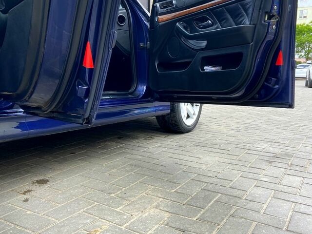 Синий БМВ 5 Серия, объемом двигателя 3.5 л и пробегом 300 тыс. км за 4100 $, фото 1 на Automoto.ua