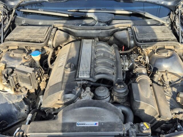 Синий БМВ 5 Серия, объемом двигателя 2.5 л и пробегом 400 тыс. км за 8900 $, фото 21 на Automoto.ua