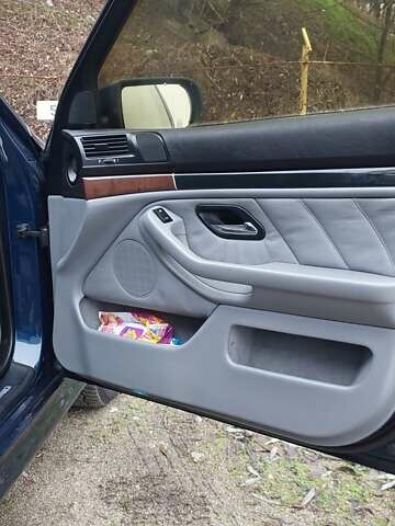 Синий БМВ 5 Серия, объемом двигателя 2.5 л и пробегом 200 тыс. км за 4999 $, фото 14 на Automoto.ua