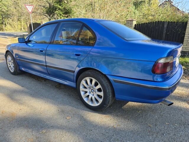 Синій БМВ 5 Серія, об'ємом двигуна 3 л та пробігом 380 тис. км за 2800 $, фото 4 на Automoto.ua