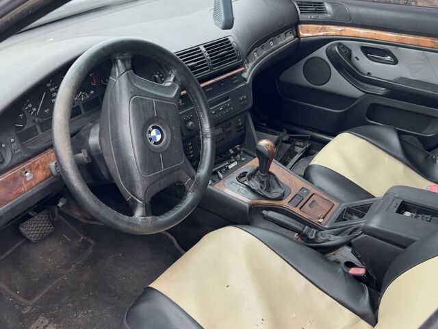 Синий БМВ 5 Серия, объемом двигателя 2.5 л и пробегом 2 тыс. км за 2000 $, фото 1 на Automoto.ua