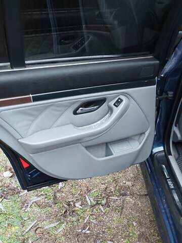 Синий БМВ 5 Серия, объемом двигателя 2.5 л и пробегом 200 тыс. км за 4999 $, фото 11 на Automoto.ua