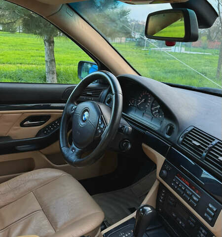 Синій БМВ 5 Серія, об'ємом двигуна 3 л та пробігом 400 тис. км за 4400 $, фото 5 на Automoto.ua
