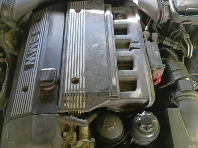 Синий БМВ 5 Серия, объемом двигателя 2 л и пробегом 370 тыс. км за 2700 $, фото 5 на Automoto.ua