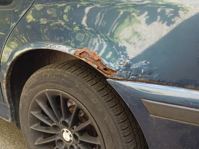 Синий БМВ 5 Серия, объемом двигателя 2 л и пробегом 370 тыс. км за 2700 $, фото 1 на Automoto.ua