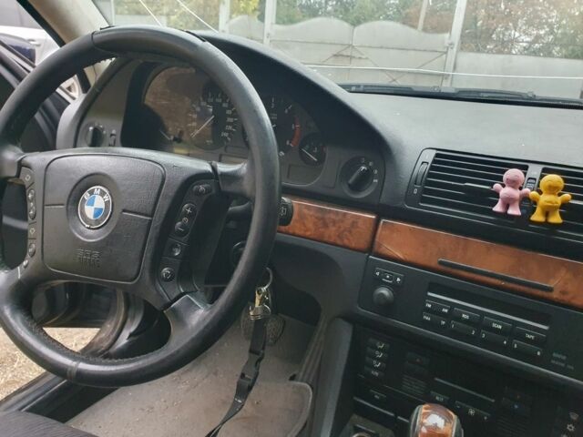 Синій БМВ 5 Серія, об'ємом двигуна 0 л та пробігом 300 тис. км за 1800 $, фото 5 на Automoto.ua