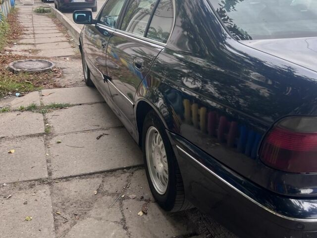 Синий БМВ 5 Серия, объемом двигателя 2.9 л и пробегом 326 тыс. км за 3700 $, фото 5 на Automoto.ua