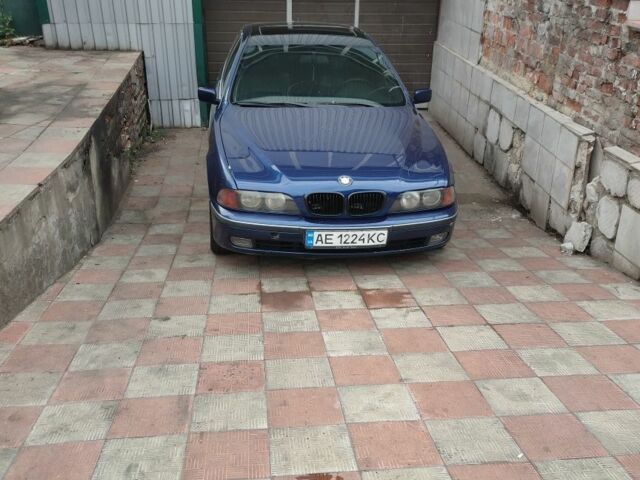 Синий БМВ 5 Серия, объемом двигателя 2 л и пробегом 205 тыс. км за 3082 $, фото 2 на Automoto.ua