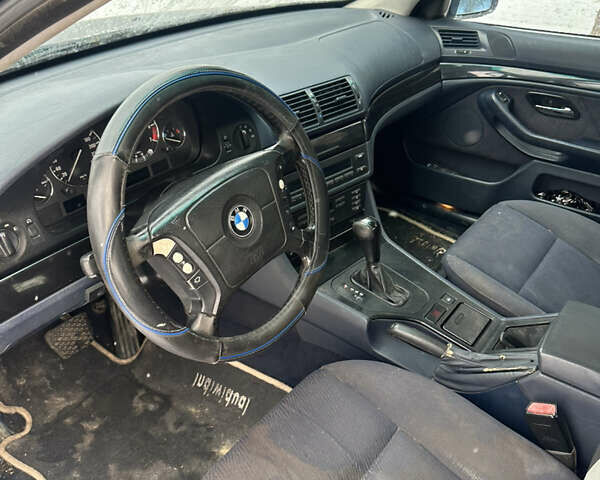 Синий БМВ 5 Серия, объемом двигателя 1.99 л и пробегом 320 тыс. км за 2899 $, фото 5 на Automoto.ua