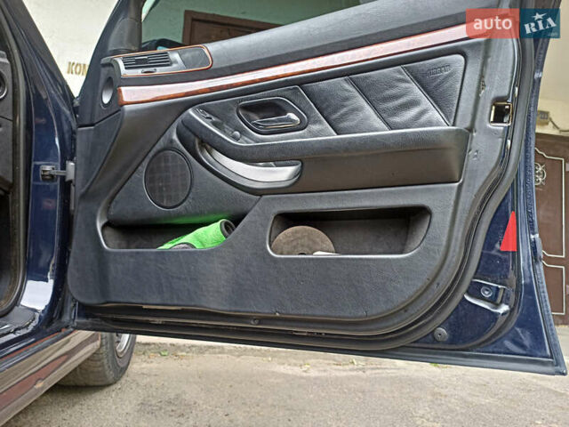 Синий БМВ 5 Серия, объемом двигателя 2.5 л и пробегом 370 тыс. км за 4850 $, фото 13 на Automoto.ua