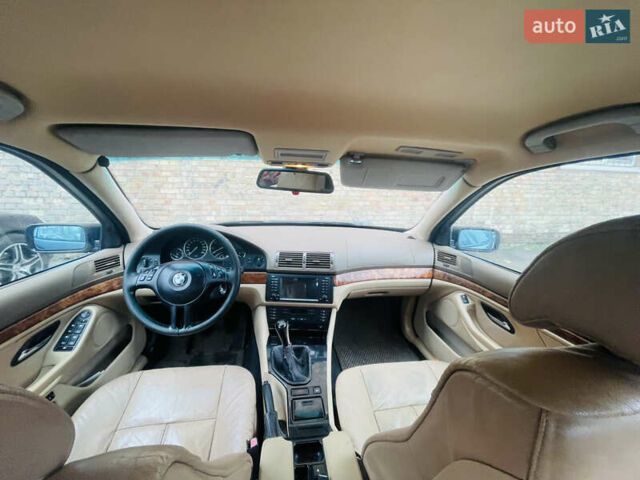 Синий БМВ 5 Серия, объемом двигателя 3 л и пробегом 420 тыс. км за 3800 $, фото 2 на Automoto.ua