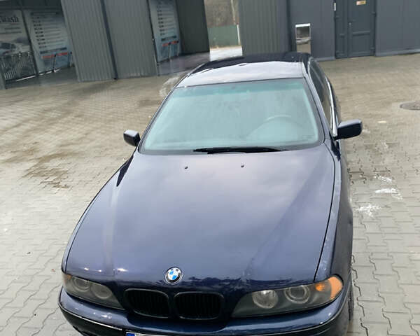 Синий БМВ 5 Серия, объемом двигателя 3 л и пробегом 468 тыс. км за 7000 $, фото 1 на Automoto.ua