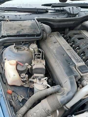 Синий БМВ 5 Серия, объемом двигателя 2.5 л и пробегом 200 тыс. км за 4999 $, фото 5 на Automoto.ua