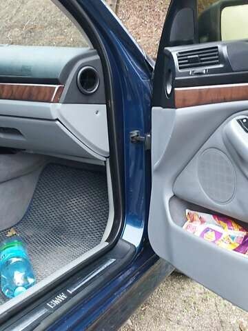 Синий БМВ 5 Серия, объемом двигателя 2.5 л и пробегом 200 тыс. км за 4999 $, фото 13 на Automoto.ua