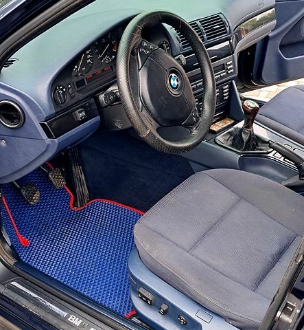 Синий БМВ 5 Серия, объемом двигателя 2 л и пробегом 342 тыс. км за 3300 $, фото 5 на Automoto.ua