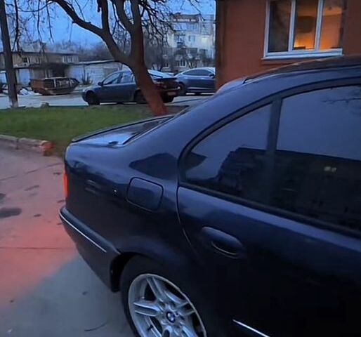 Синий БМВ 5 Серия, объемом двигателя 2.5 л и пробегом 337 тыс. км за 3000 $, фото 3 на Automoto.ua