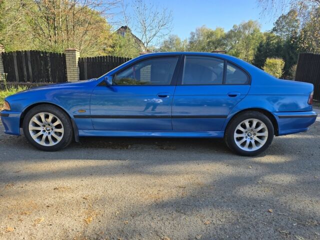 Синій БМВ 5 Серія, об'ємом двигуна 3 л та пробігом 380 тис. км за 2800 $, фото 4 на Automoto.ua