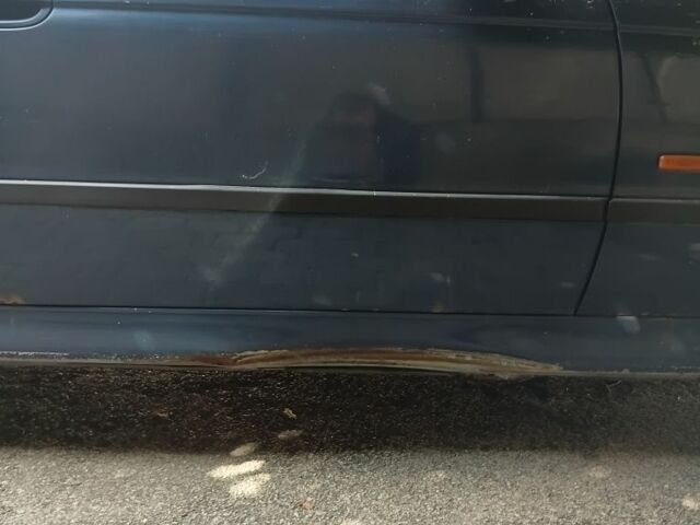 Синий БМВ 5 Серия, объемом двигателя 2 л и пробегом 370 тыс. км за 2700 $, фото 4 на Automoto.ua