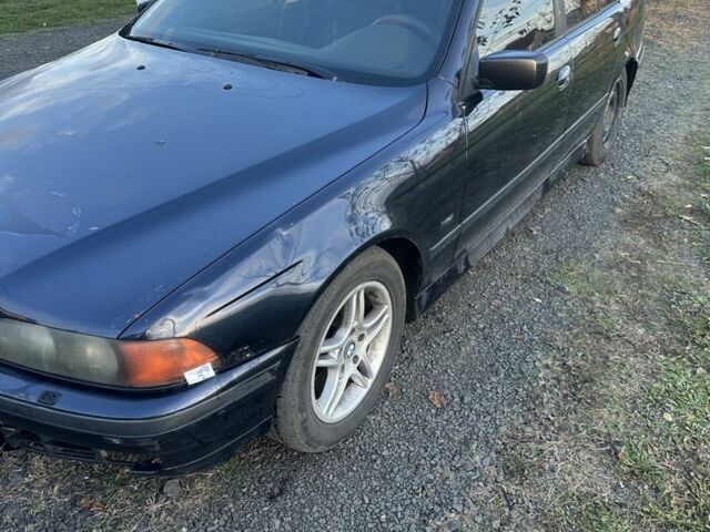 Синий БМВ 5 Серия, объемом двигателя 3 л и пробегом 352 тыс. км за 1900 $, фото 2 на Automoto.ua