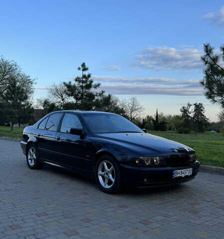 Синій БМВ 5 Серія, об'ємом двигуна 3 л та пробігом 400 тис. км за 4400 $, фото 1 на Automoto.ua