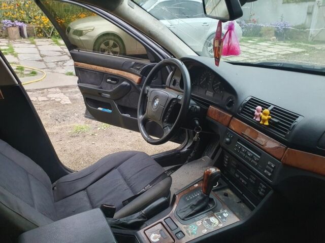 Синій БМВ 5 Серія, об'ємом двигуна 0 л та пробігом 300 тис. км за 1800 $, фото 6 на Automoto.ua