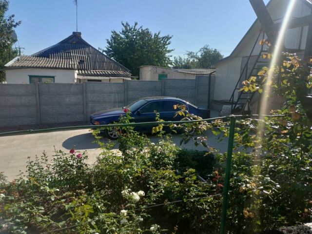 Синий БМВ 5 Серия, объемом двигателя 2 л и пробегом 205 тыс. км за 3082 $, фото 1 на Automoto.ua