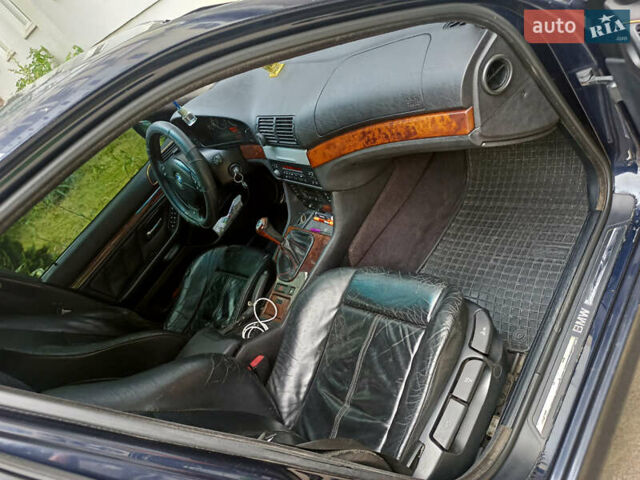 Синий БМВ 5 Серия, объемом двигателя 2.5 л и пробегом 370 тыс. км за 4850 $, фото 14 на Automoto.ua