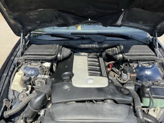 Синий БМВ 5 Серия, объемом двигателя 2.9 л и пробегом 454 тыс. км за 5450 $, фото 18 на Automoto.ua