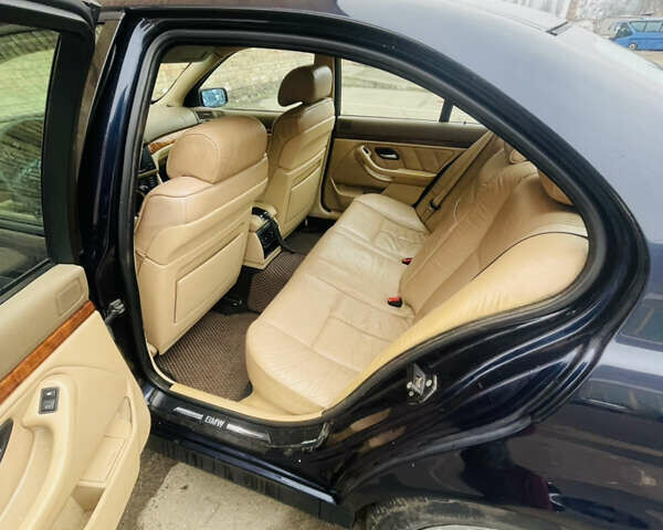Синий БМВ 5 Серия, объемом двигателя 3 л и пробегом 420 тыс. км за 3800 $, фото 3 на Automoto.ua