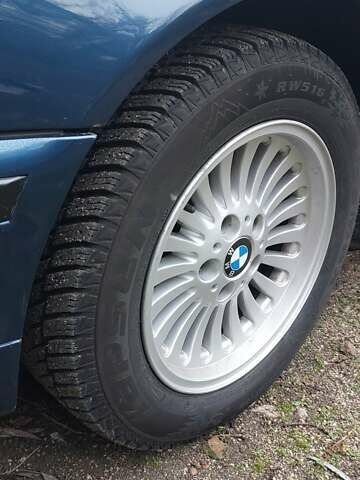 Синий БМВ 5 Серия, объемом двигателя 2.5 л и пробегом 200 тыс. км за 4999 $, фото 1 на Automoto.ua