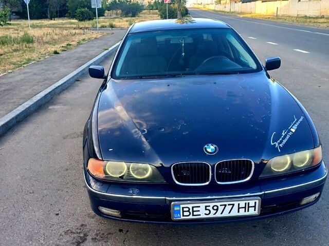 Синій БМВ 5 Серія, об'ємом двигуна 2 л та пробігом 437 тис. км за 3500 $, фото 1 на Automoto.ua