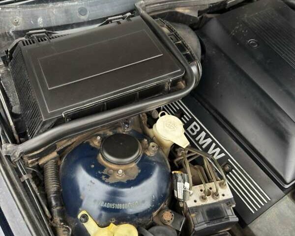 Синий БМВ 5 Серия, объемом двигателя 3.5 л и пробегом 280 тыс. км за 6300 $, фото 24 на Automoto.ua