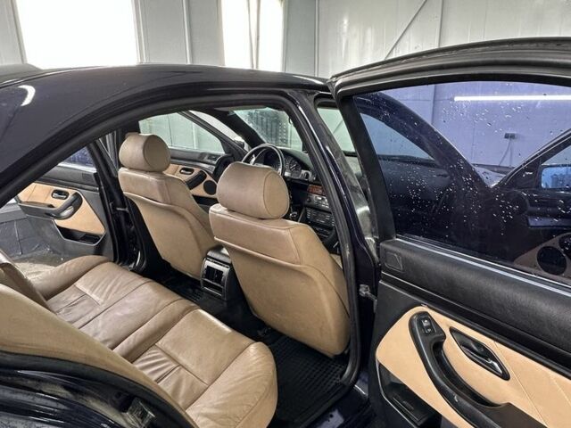 Синий БМВ 5 Серия, объемом двигателя 2.5 л и пробегом 360 тыс. км за 5000 $, фото 5 на Automoto.ua