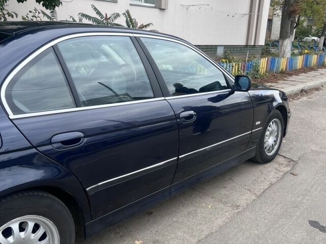 Синий БМВ 5 Серия, объемом двигателя 2.9 л и пробегом 326 тыс. км за 3700 $, фото 2 на Automoto.ua