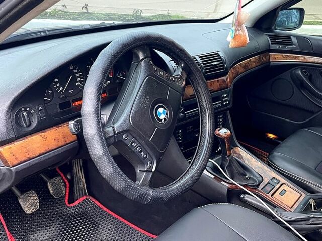 Синій БМВ 5 Серія, об'ємом двигуна 2 л та пробігом 360 тис. км за 4300 $, фото 11 на Automoto.ua