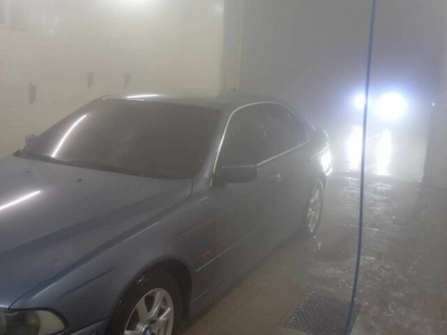 Синий БМВ 5 Серия, объемом двигателя 2.5 л и пробегом 350 тыс. км за 3400 $, фото 1 на Automoto.ua