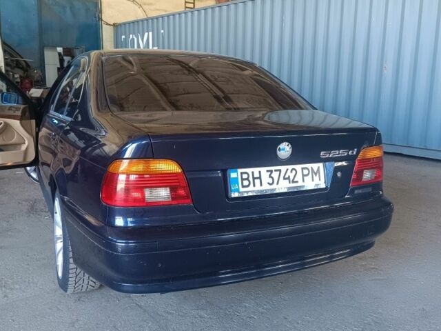 Синий БМВ 5 Серия, объемом двигателя 2.5 л и пробегом 400 тыс. км за 4900 $, фото 5 на Automoto.ua