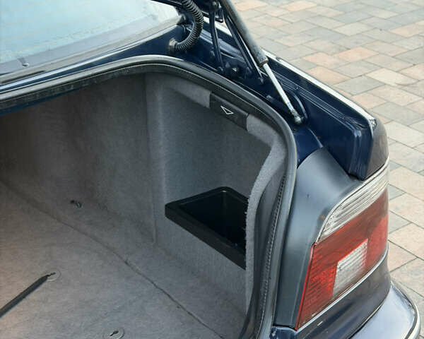 Синий БМВ 5 Серия, объемом двигателя 2.5 л и пробегом 381 тыс. км за 5700 $, фото 29 на Automoto.ua