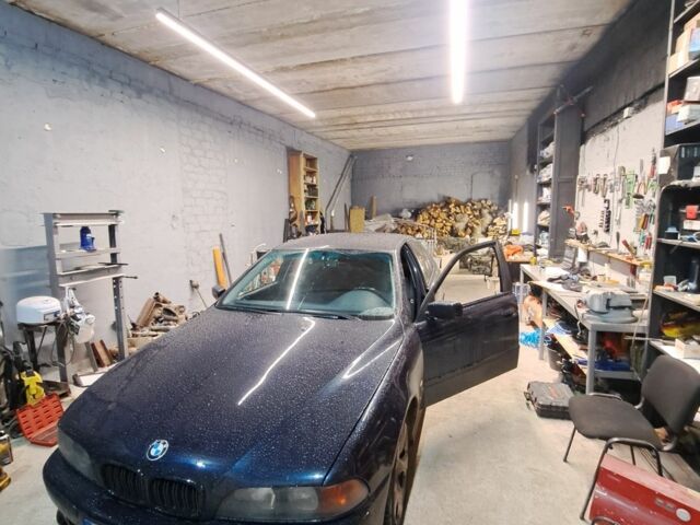 Синий БМВ 5 Серия, объемом двигателя 2.5 л и пробегом 380 тыс. км за 6000 $, фото 1 на Automoto.ua