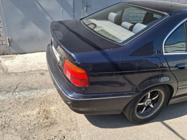 Синий БМВ 5 Серия, объемом двигателя 2.9 л и пробегом 450 тыс. км за 4500 $, фото 1 на Automoto.ua