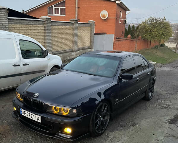 Синий БМВ 5 Серия, объемом двигателя 3 л и пробегом 400 тыс. км за 7800 $, фото 3 на Automoto.ua