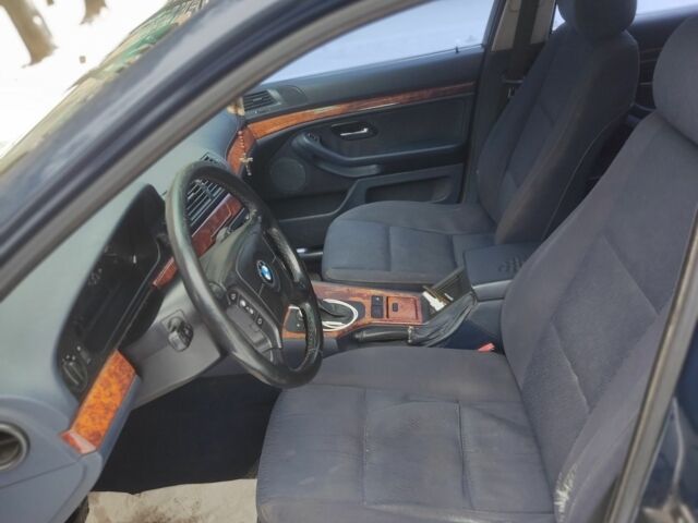 Синий БМВ 5 Серия, объемом двигателя 0 л и пробегом 440 тыс. км за 5500 $, фото 1 на Automoto.ua