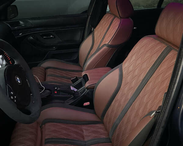 Синий БМВ 5 Серия, объемом двигателя 3 л и пробегом 400 тыс. км за 7800 $, фото 9 на Automoto.ua