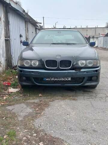 Синій БМВ 5 Серія, об'ємом двигуна 3 л та пробігом 236 тис. км за 2100 $, фото 1 на Automoto.ua