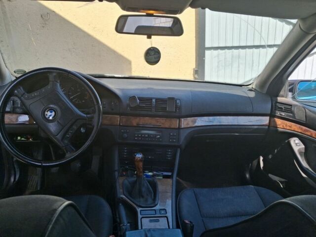 Синий БМВ 5 Серия, объемом двигателя 2.9 л и пробегом 450 тыс. км за 4500 $, фото 8 на Automoto.ua