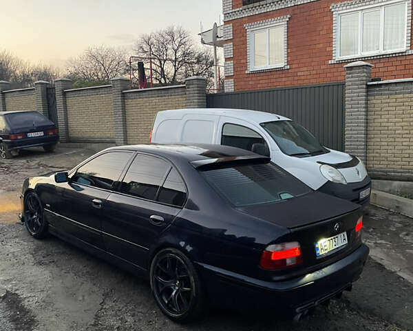 Синий БМВ 5 Серия, объемом двигателя 3 л и пробегом 400 тыс. км за 7800 $, фото 4 на Automoto.ua