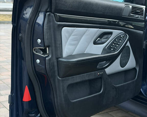 Синий БМВ 5 Серия, объемом двигателя 2.5 л и пробегом 381 тыс. км за 5700 $, фото 17 на Automoto.ua