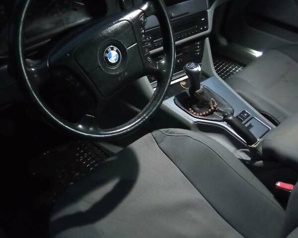 Синій БМВ 5 Серія, об'ємом двигуна 2.2 л та пробігом 361 тис. км за 4100 $, фото 5 на Automoto.ua