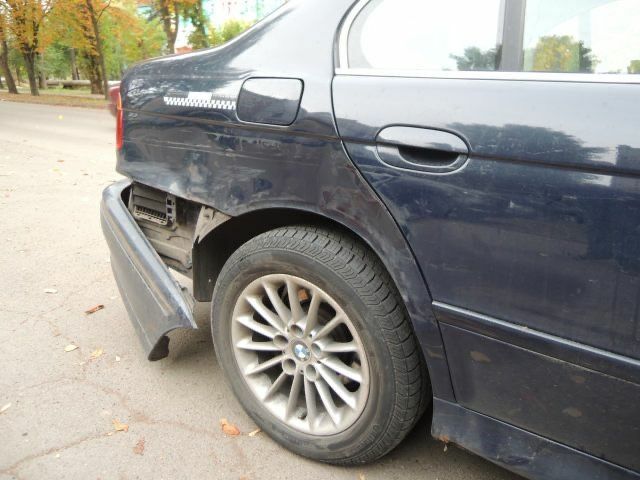 Синий БМВ 5 Серия, объемом двигателя 2.5 л и пробегом 414 тыс. км за 3700 $, фото 3 на Automoto.ua